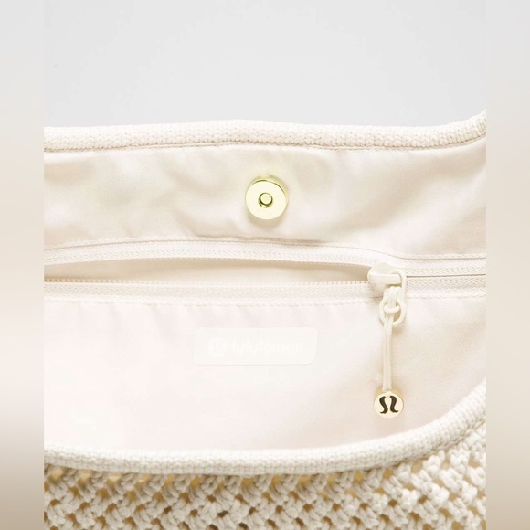 🤍 NWOT Lululemon Cotton Crochet Shoulder Bag 7L Light Ivory - Picture 2 of 11